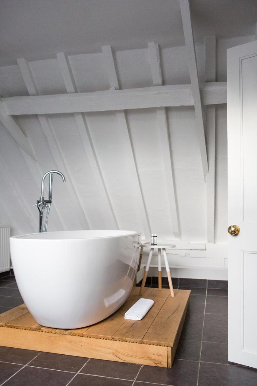 Whitehouse Rye Bed & Breakfast Dış mekan fotoğraf A freestanding bathtub