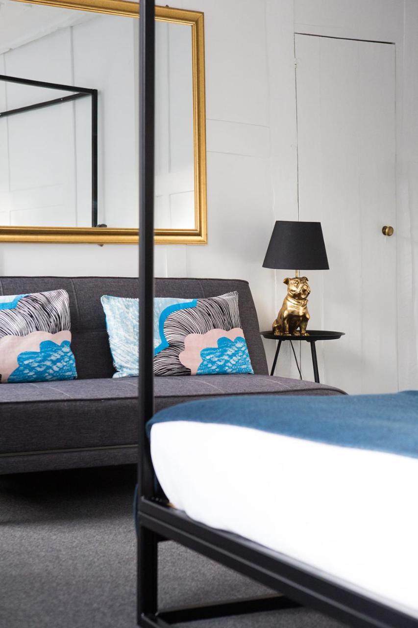 Whitehouse Rye Bed & Breakfast Dış mekan fotoğraf A sofa bed